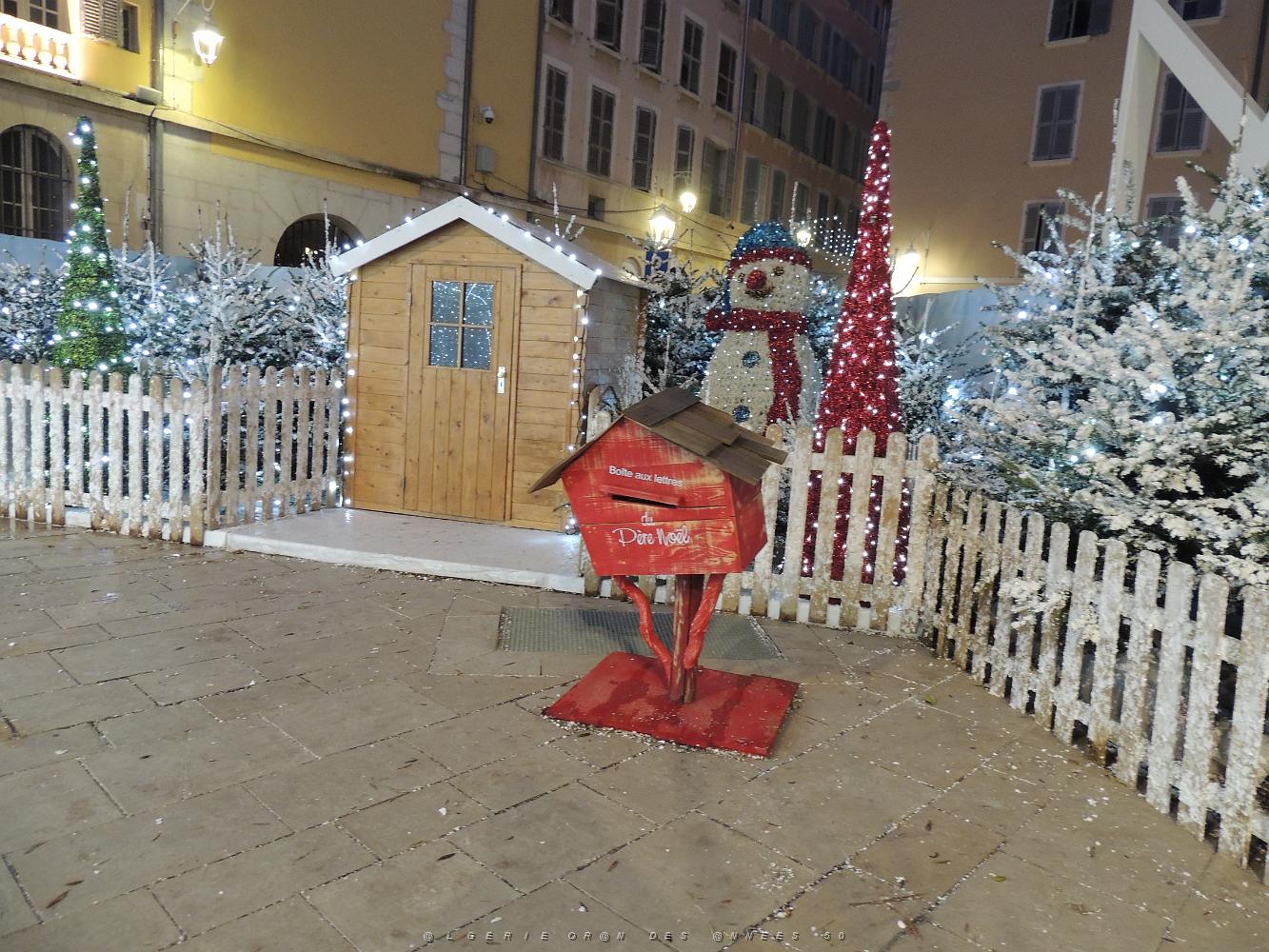 44 Toulon Place de l'Equerre.JPG -           